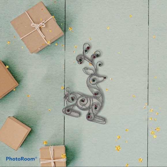 🌸3/$20🌸 16” WIRE REINDEER WITH BEADS - Picture 1 of 5